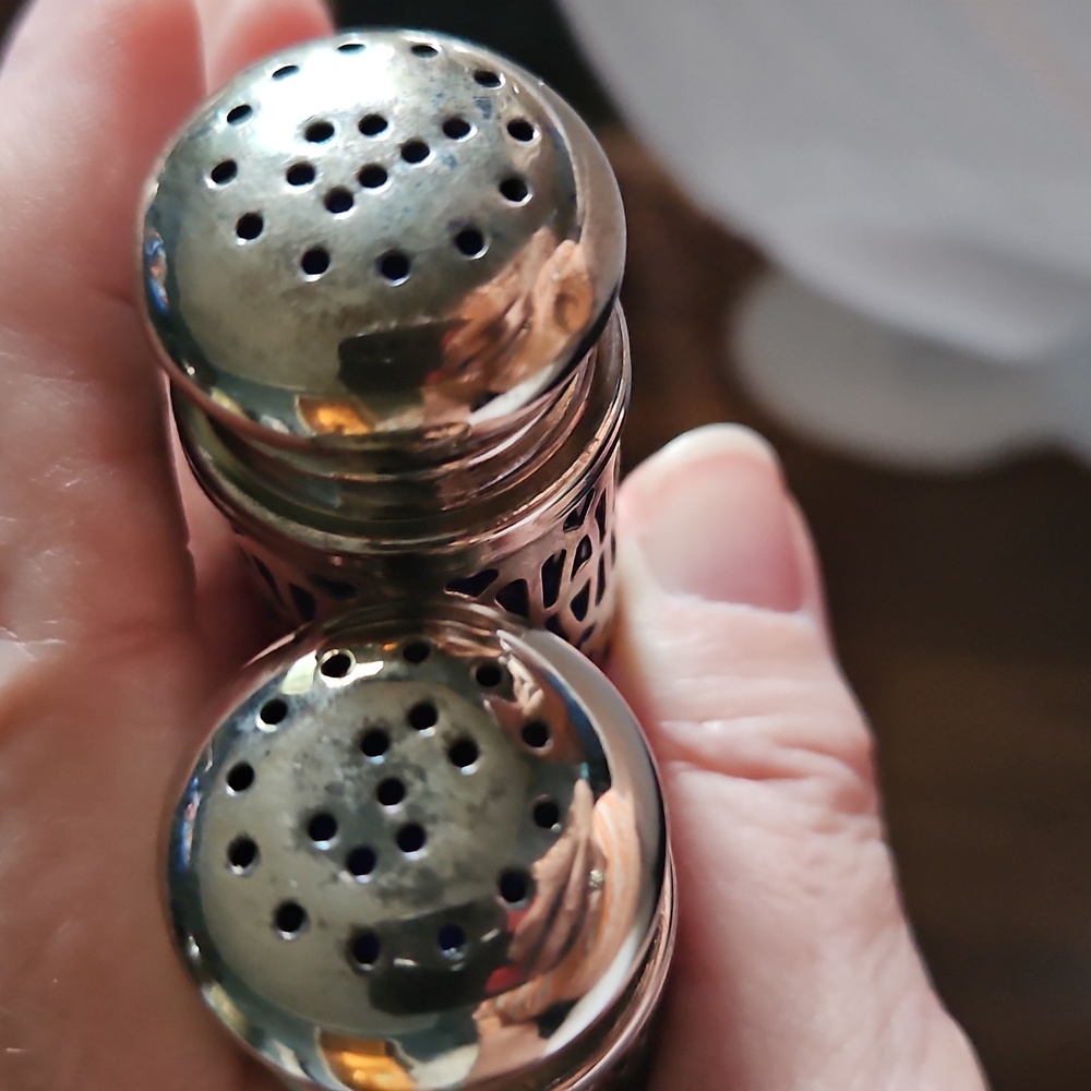 Vintage Silver Godinger Salt and pepper shakers - Picture 3 of 3